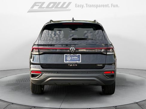 Certified 2026 Volkswagen Taos SE AWD/4WD image 8