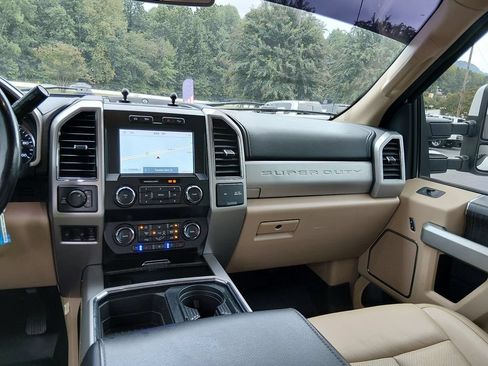 Used 2021 Ford F250 Lariat w/ Lariat Value Package AWD/4WD image 12