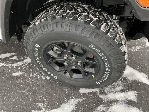 New 2026 Jeep Gladiator Sport AWD/4WD image 10
