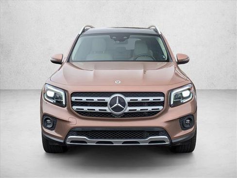 Used 2022 Mercedes-Benz GLB 250 4MATIC image 3