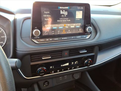 Used 2024 Nissan Rogue SV image 22