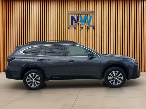 Used 2024 Subaru Outback Premium AWD/4WD image 19