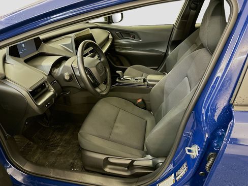Used 2025 Toyota Prius LE FWD image 13