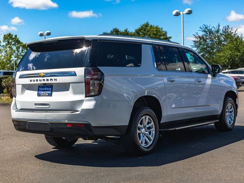 Used 2022 Chevrolet Suburban LS AWD/4WD image 7