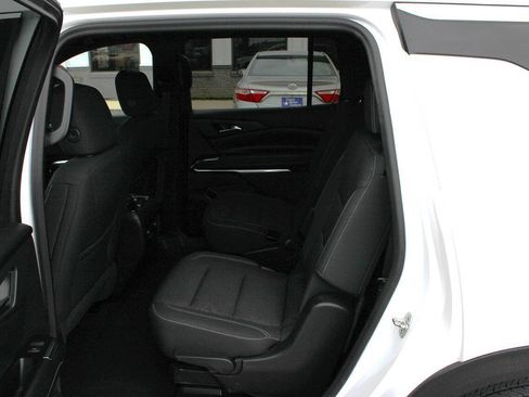 Used 2024 Chevrolet Traverse LT AWD/4WD image 9