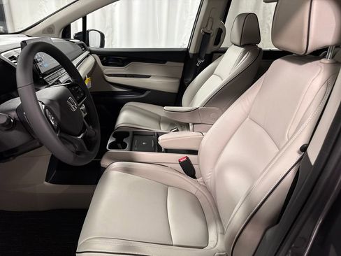 New 2026 Honda Odyssey Touring image 1