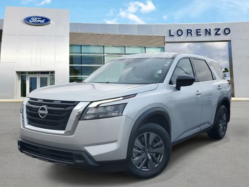 Used 2024 Nissan Pathfinder S image 1
