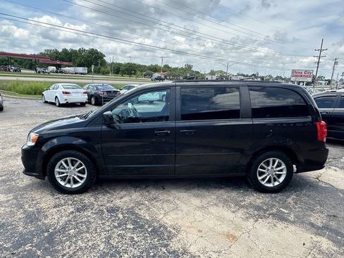 Used 2016 Dodge Grand Caravan SXT w/ Rear Park Assist Package FWD image 6