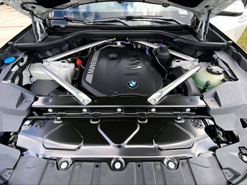 Used 2026 BMW X5 xDrive40i w/ Executive Package image 16