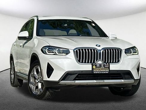 Used 2022 BMW X3 xDrive30i w/ Premium Package 2 (ZPA) AWD/4WD image 2