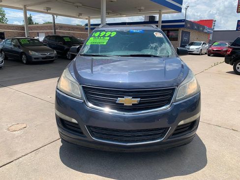 Used 2014 Chevrolet Traverse LS FWD image 2