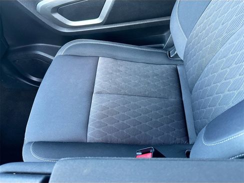 Used 2021 Nissan Titan SV image 18