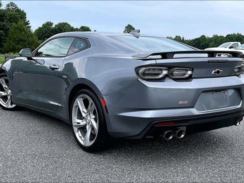 Used 2019 Chevrolet Camaro SS RWD image 3