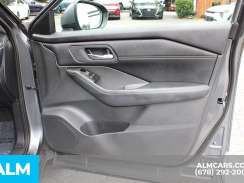 Used 2026 Nissan Rogue SL FWD image 31