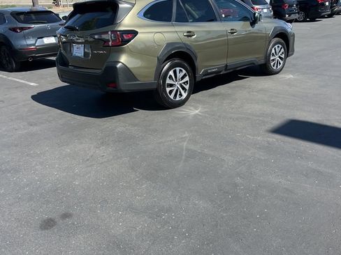 Used 2025 Subaru Outback Premium AWD/4WD image 5