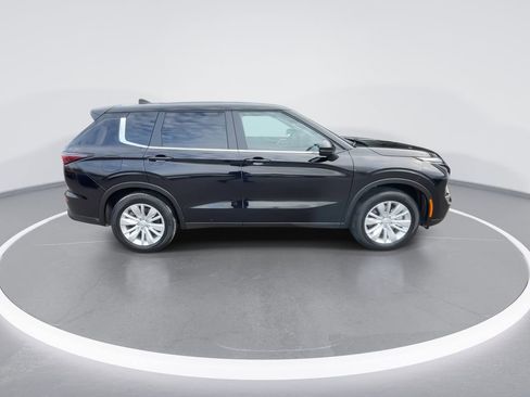 New 2026 Mitsubishi Outlander ES image 9