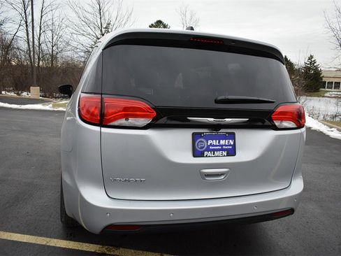New 2026 Chrysler Voyager LX image 5