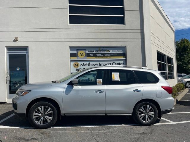 Used 2018 Nissan Pathfinder S AWD/4WD image 2