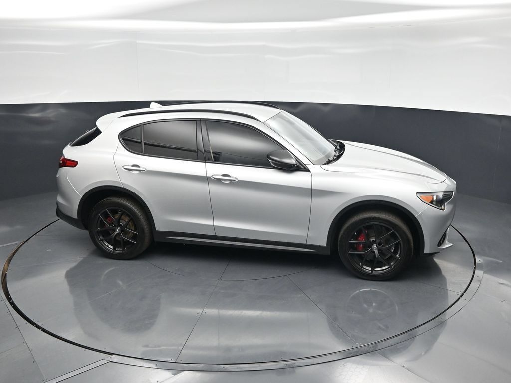 Used 2020 Alfa Romeo Stelvio w/ Nero Edizione RWD image 50