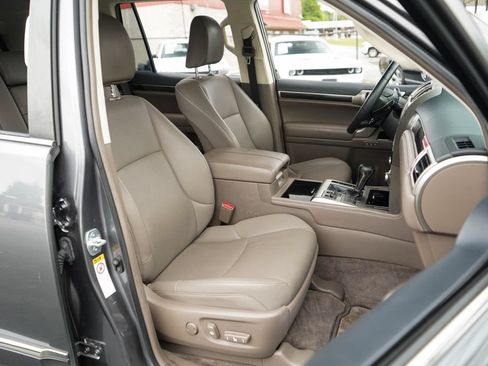 Used 2019 Lexus GX 460 w/ Navigation Package AWD/4WD image 13