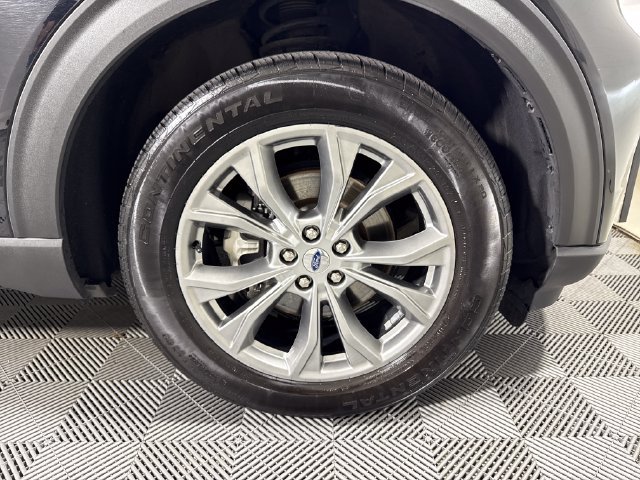 Used 2021 Ford Explorer Limited w/ Equipment Group 301A AWD/4WD image 11