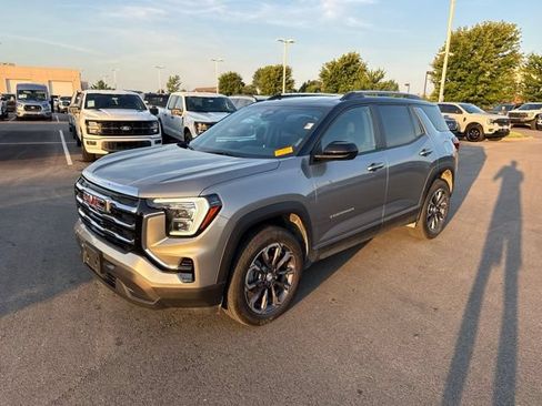Used 2025 GMC Terrain Elevation w/ Elevation Premium Package AWD/4WD image 3