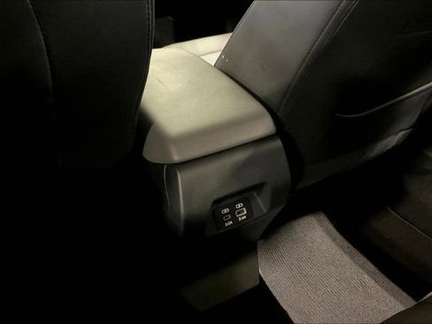 Used 2024 Subaru Crosstrek 2.0i Premium image 34