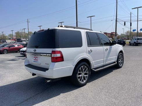 Used 2016 Ford Expedition XLT w/ Equipment Group 202A image 4