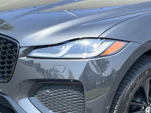 Used 2026 Jaguar F-PACE R-Dynamic S AWD/4WD image 12