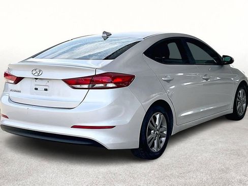 Used 2018 Hyundai Elantra SEL image 2