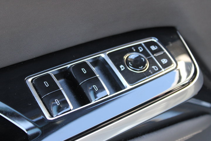 Used 2025 Cadillac Escalade ESV Premium Luxury w/ Touring Package AWD/4WD image 20