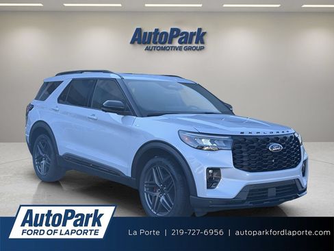 New 2026 Ford Explorer ST-Line w/ ST-Line Street Pack AWD/4WD image 1
