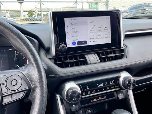 Used 2025 Toyota RAV4 XLE image 6