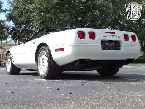 Used 1992 Chevrolet Corvette Convertible image 12