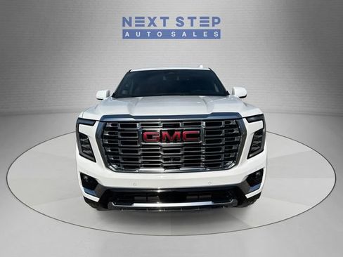Used 2025 GMC Yukon Denali AWD/4WD image 2