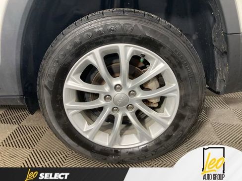 Used 2022 Jeep Cherokee Latitude Lux FWD image 26