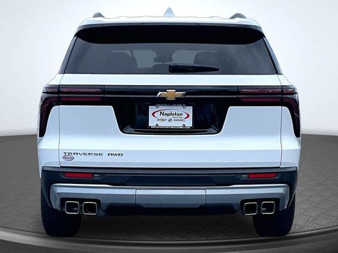 Used 2026 Chevrolet Traverse LT AWD/4WD image 4