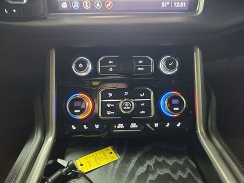 Used 2021 GMC Yukon XL Denali image 32