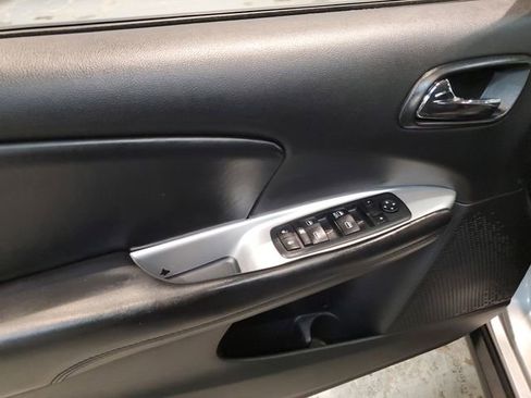 Used 2017 Dodge Journey SE w/ Blacktop Package image 11