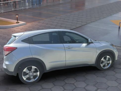 Used 2016 Honda HR-V LX image 13