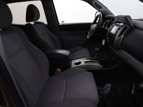 Used 2015 Toyota Tacoma 4x4 Double Cab w/ TRD Off-Road Package image 11