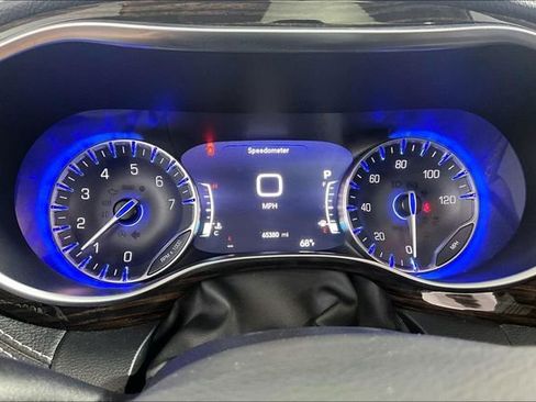 Used 2023 Chrysler Pacifica Limited FWD image 20