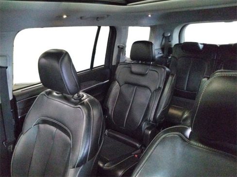 Used 2023 Jeep Grand Cherokee L Limited w/ Luxury Tech Group II image 23