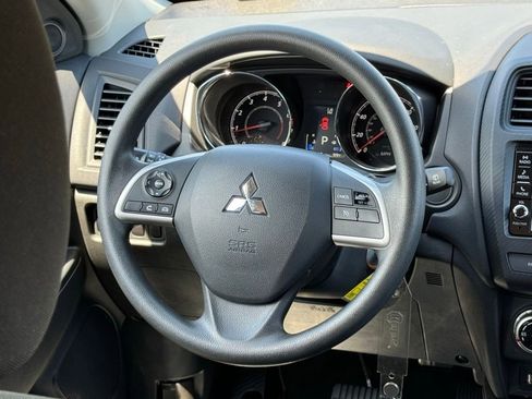 Used 2025 Mitsubishi Outlander Sport AWD image 27