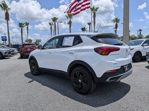 Certified 2024 Buick Encore GX Preferred FWD image 4