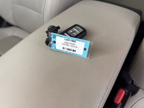 Used 2020 Honda Accord Touring image 34
