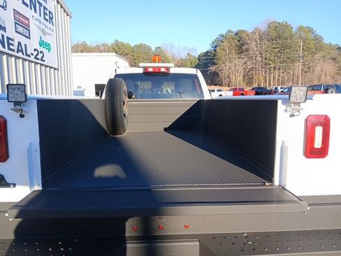 Used 2024 RAM 3500 Tradesman w/ Safety Group image 10