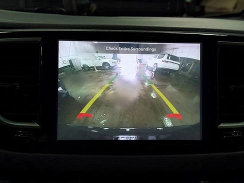 Used 2023 Chrysler Pacifica Touring-L FWD image 41