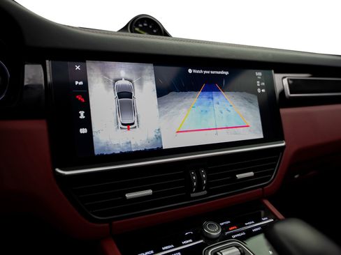 Used 2022 Porsche Cayenne Turbo S AWD/4WD image 49