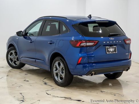 Used 2023 Ford Escape ST-Line w/ Tech Pack #1 AWD/4WD image 10